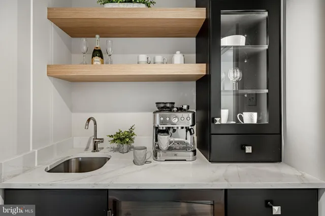 $3,325,000 | 407 Oakwynne Drive, Wynnewood, PA 19096