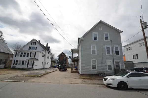 $640,000 | 308 Bartlett Street, Manchester, NH 03102