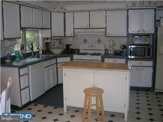 1098 Welsh Road Huntingdon Valley, PA 19006 - Photo 6 of 12