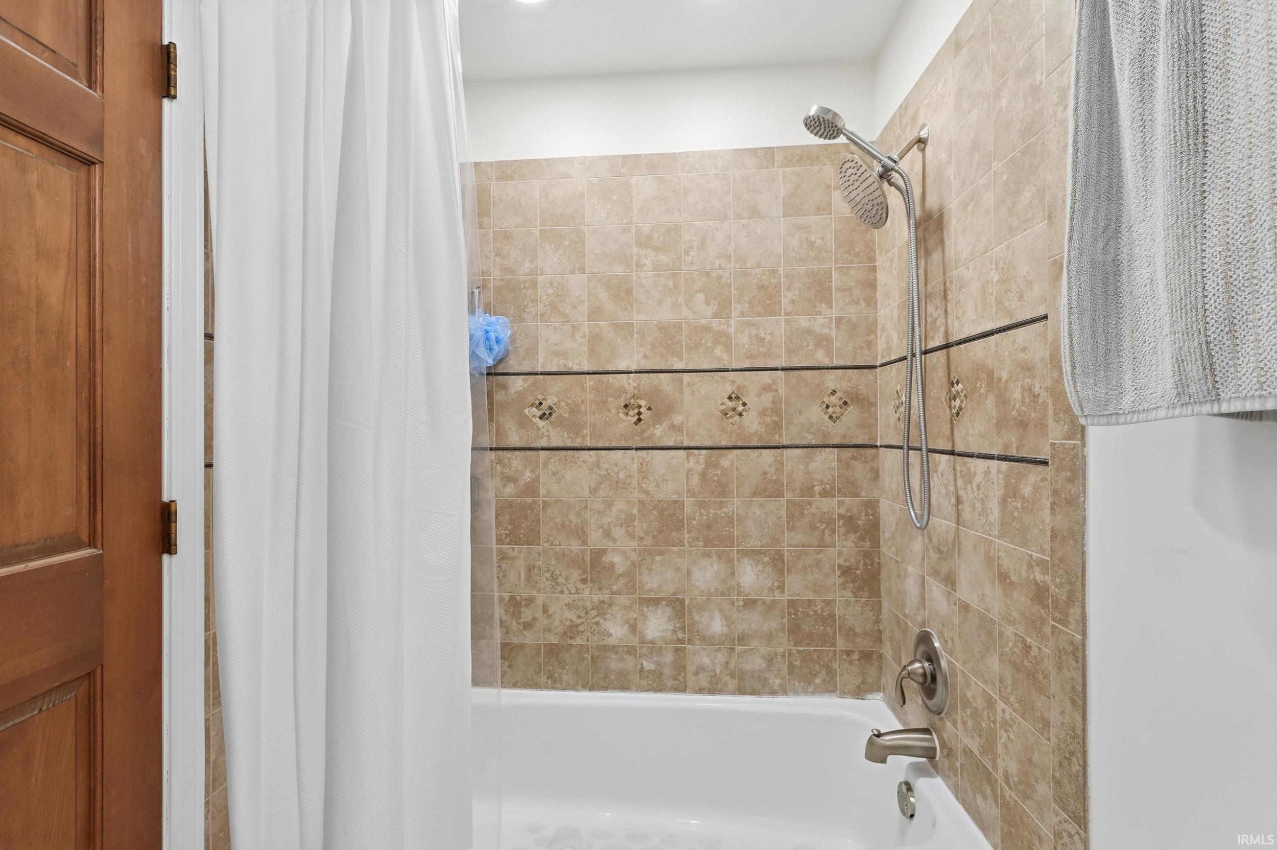 1310 Traders Crossing Fort Wayne, IN 46845 - Photo 19 of 36