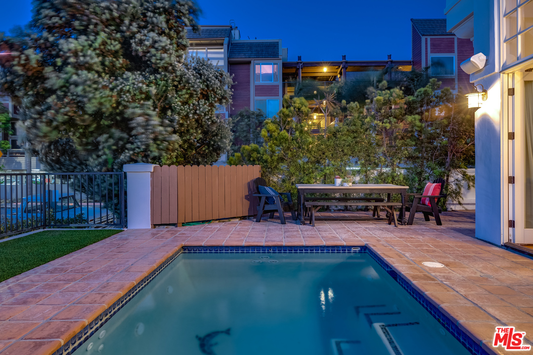 137 Roma Court Marina del Rey, CA 90292 - Photo 17 of 47