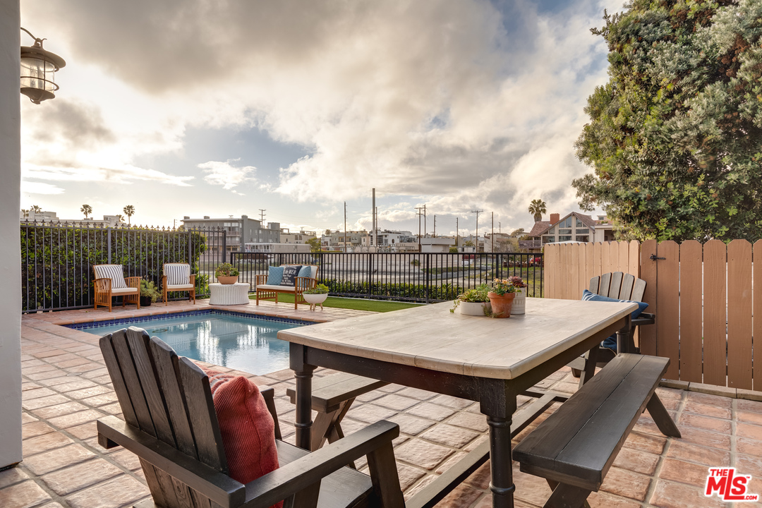 137 Roma Court Marina del Rey, CA 90292 - Photo 18 of 47