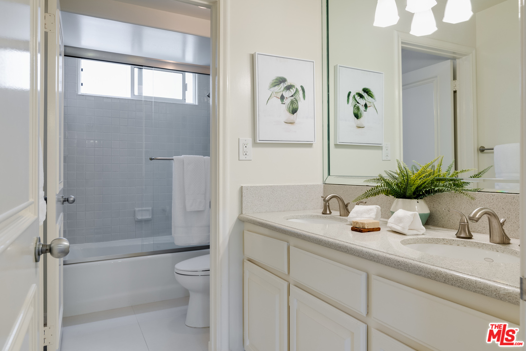 137 Roma Court Marina del Rey, CA 90292 - Photo 33 of 47