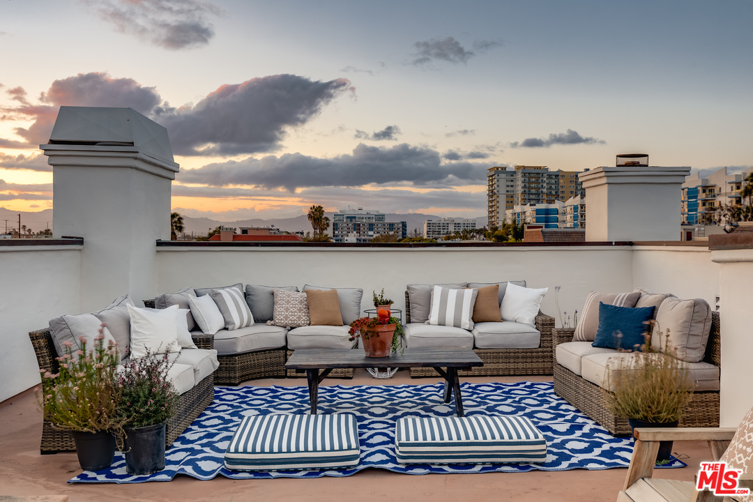 137 Roma Court Marina del Rey, CA 90292 - Photo 42 of 47