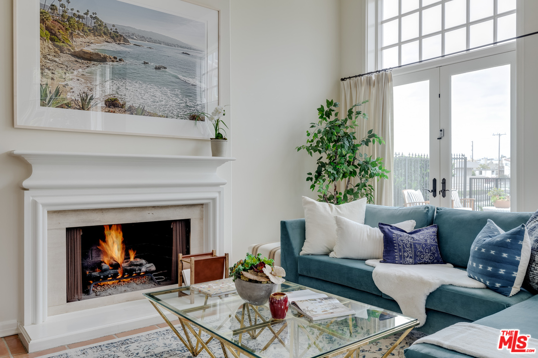 137 Roma Court Marina del Rey, CA 90292 - Photo 9 of 47