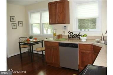 8420 Park Road Pasadena, MD 21122 - Photo 2 of 24 Kitchen