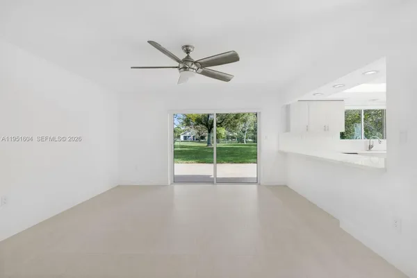 $5,800 | 2045 Southwest 125th Court, Unit 2045, Miami, FL 33175