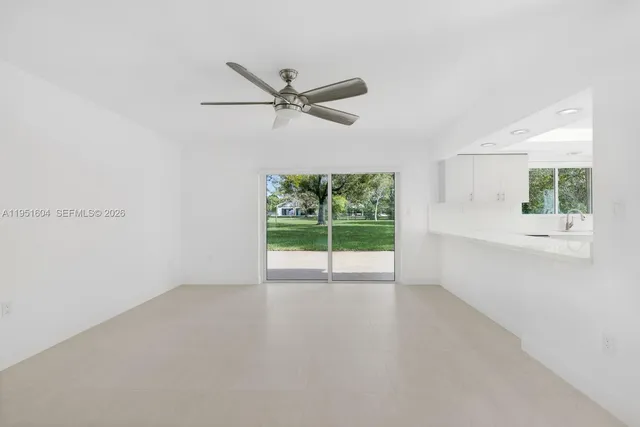 $6,000 | 2045 Southwest 125th Court, Unit 2045, Miami, FL 33175