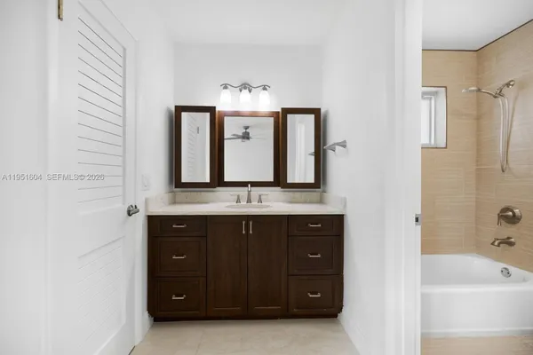 $5,800 | 2045 Southwest 125th Court, Unit 2045, Miami, FL 33175