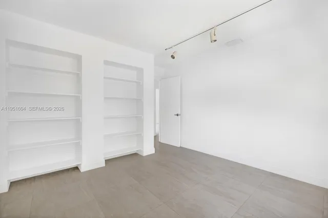 $6,000 | 2045 Southwest 125th Court, Unit 2045, Miami, FL 33175