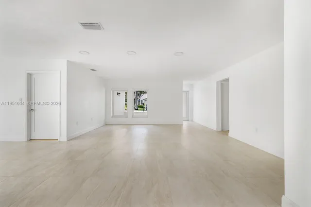 $6,000 | 2045 Southwest 125th Court, Unit 2045, Miami, FL 33175