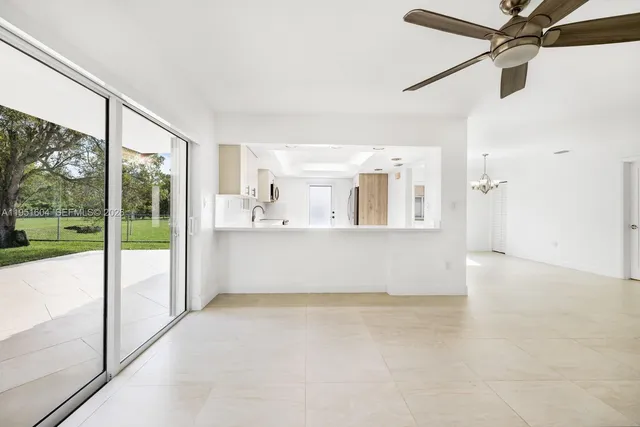 $6,000 | 2045 Southwest 125th Court, Unit 2045, Miami, FL 33175