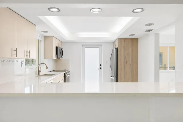 $6,000 | 2045 Southwest 125th Court, Unit 2045, Miami, FL 33175