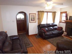 2445 South 8th Street Springfield, IL 62703 - Photo 3 of 10