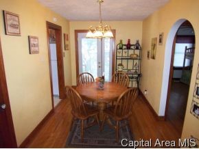 2445 South 8th Street Springfield, IL 62703 - Photo 5 of 10