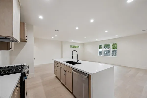 $4,000 | 3709 Brookwoods Drive, Houston, TX 77092