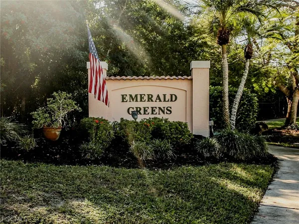 $1,900 | 732 Woodshire Lane, Unit I1, Naples, FL 34105