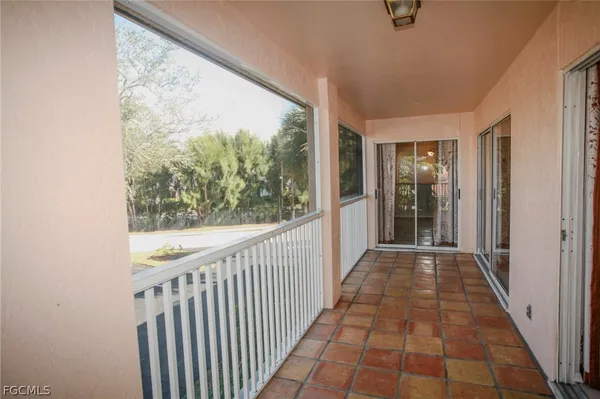 $1,900 | 732 Woodshire Lane, Unit I1, Naples, FL 34105