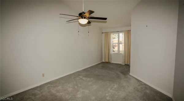 $1,900 | 732 Woodshire Lane, Unit I1, Naples, FL 34105