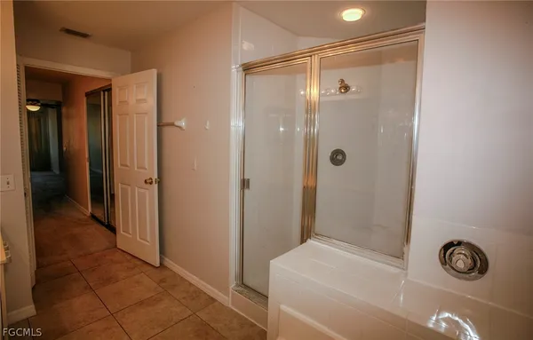 $1,900 | 732 Woodshire Lane, Unit I1, Naples, FL 34105