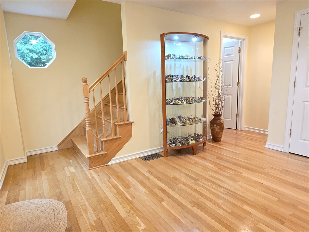 84 West Union Street Ashland, MA 01721 - Photo 23 of 41