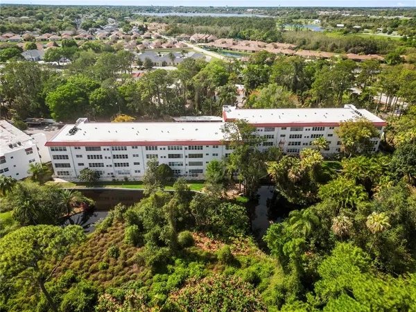 $105,000 | 200 El Camino Drive, Unit 312, Winter Haven, FL 33884