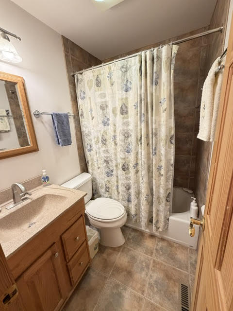 111 Cedar Circle Streamwood, IL 60107 - Photo 16 of 26