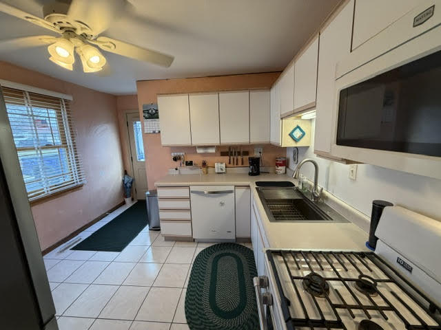 111 Cedar Circle Streamwood, IL 60107 - Photo 4 of 26