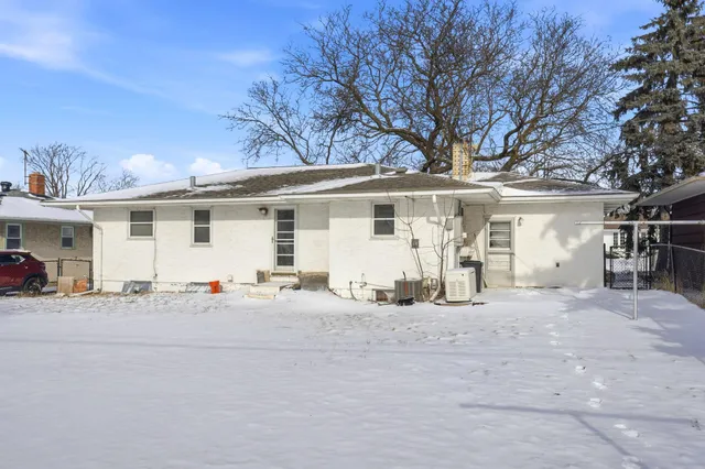 $265,000 | 2112 Suburban Avenue, St. Paul, MN 55119