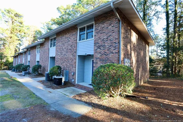 $1,800 | 365 West Illinois Avenue, Unit 24, Southern Pines, NC 28387