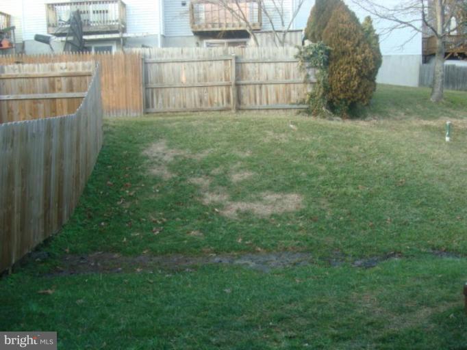 38 Bohn Court Rosedale, MD 21237 - Photo 24 of 30 Back yard