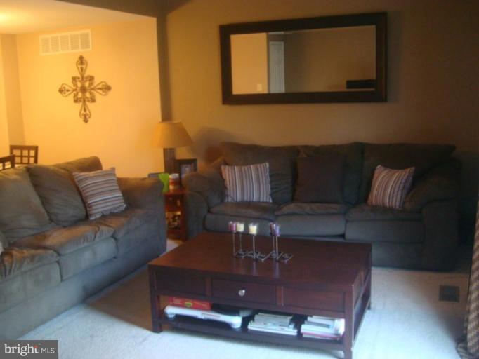38 Bohn Court Rosedale, MD 21237 - Photo 5 of 30 Living Room #2