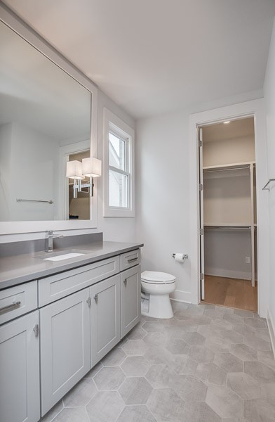1202 Parkview Circle Nashville, TN 37204 - Photo 15 of 30 a spacious bathroom with a toilet sink and a window
