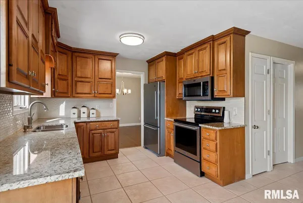 $359,900 | 2900 Mill Point Court, Springfield, IL 62704