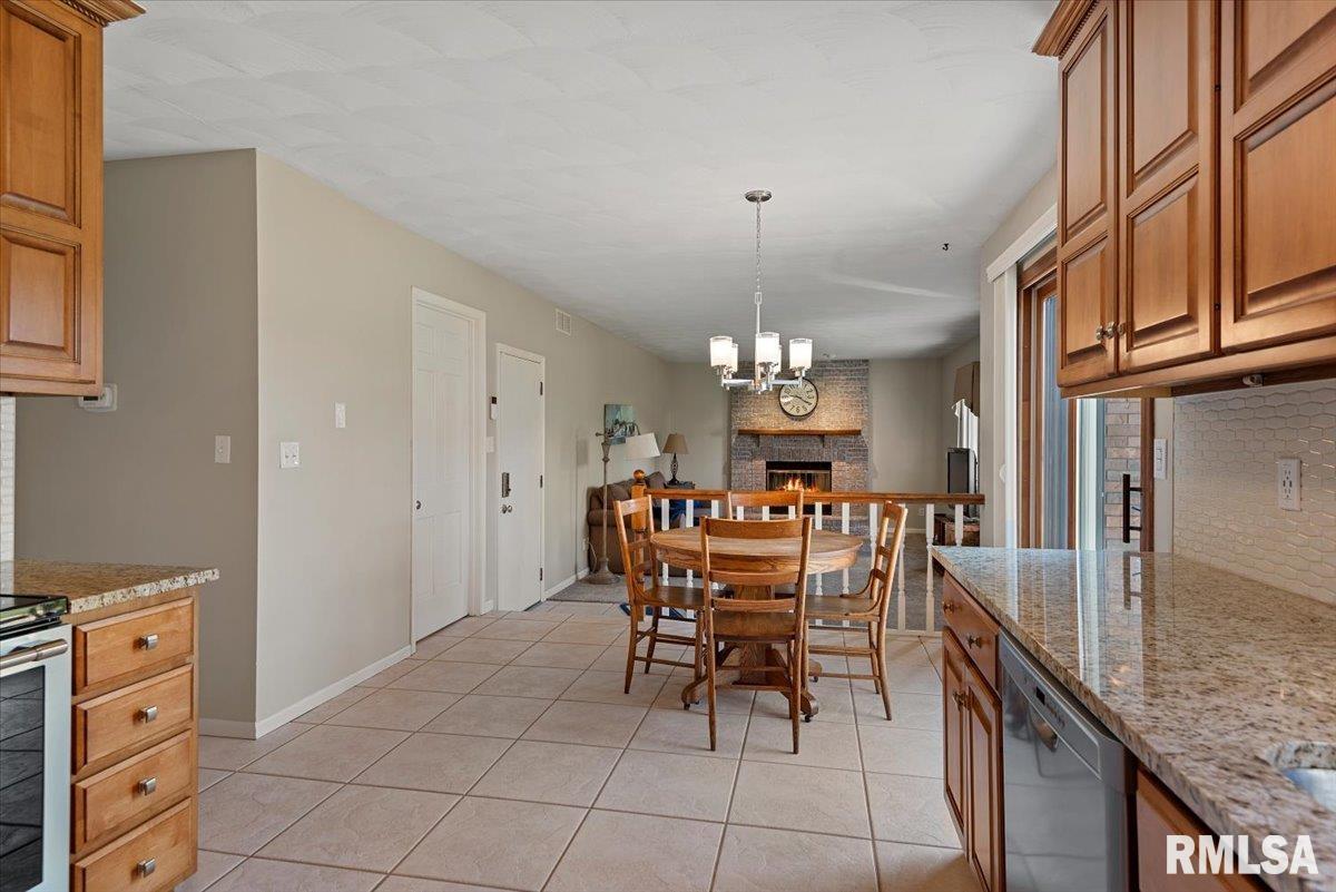 2900 Mill Point Court Springfield, IL 62704 - Photo 12 of 42