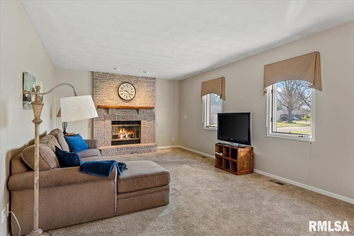 2900 Mill Point Court Springfield, IL 62704 - Photo 14 of 42