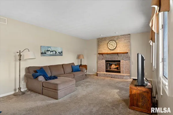 $359,900 | 2900 Mill Point Court, Springfield, IL 62704