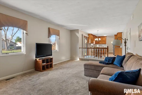 $359,900 | 2900 Mill Point Court, Springfield, IL 62704