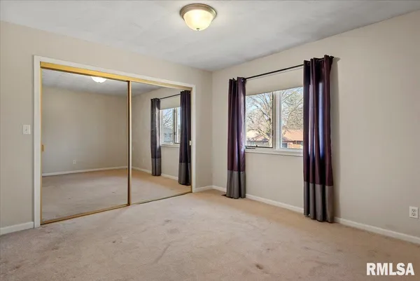 $359,900 | 2900 Mill Point Court, Springfield, IL 62704