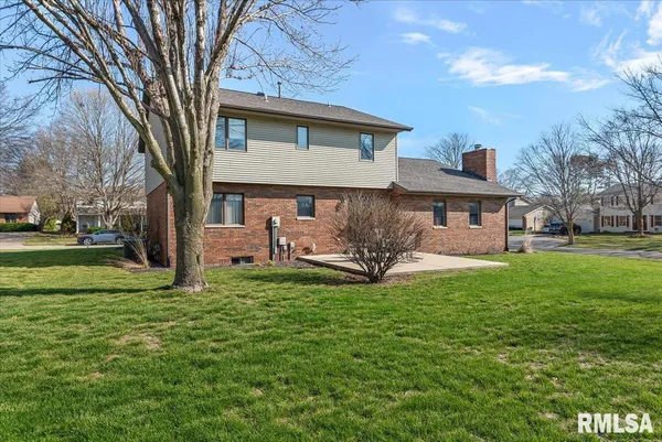 $359,900 | 2900 Mill Point Court, Springfield, IL 62704