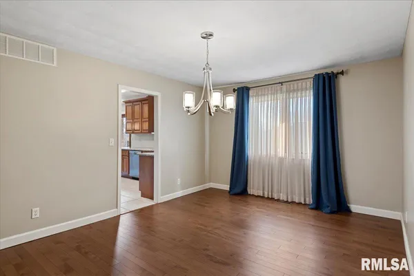 $359,900 | 2900 Mill Point Court, Springfield, IL 62704