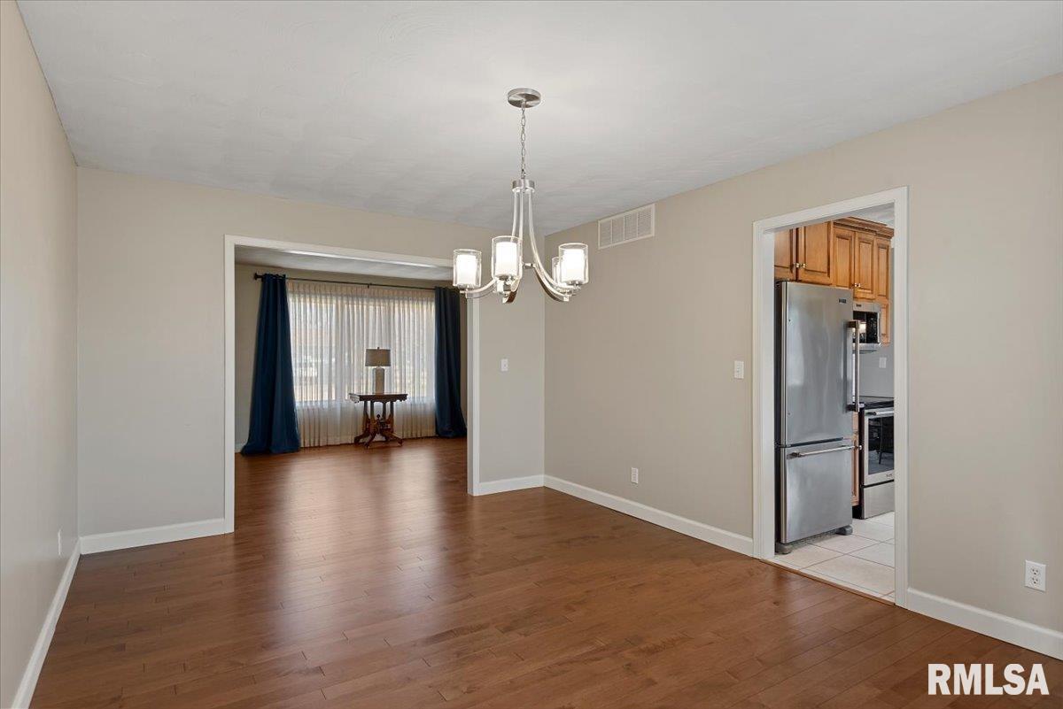 2900 Mill Point Court Springfield, IL 62704 - Photo 8 of 42