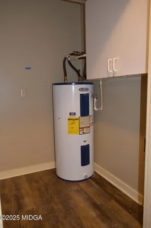 a view of utility room