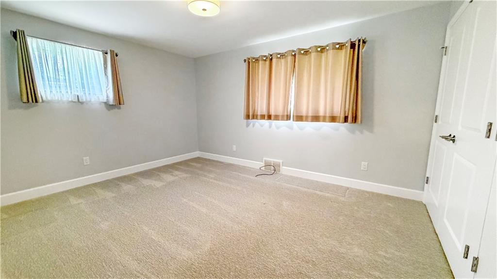 39 Greenview Drive McKees Rocks, PA 15136 - Photo 12 of 33