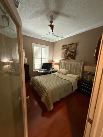 $5,000 | 222 East Tall Oaks Circle, Palm Beach Gardens, FL 33410