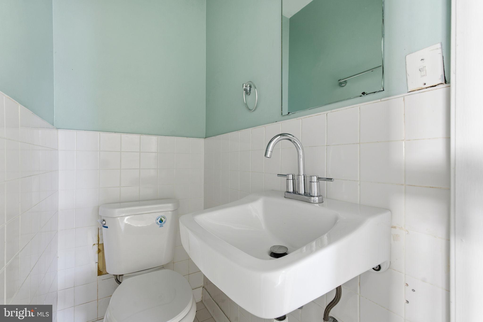 4504 Garrison Boulevard Baltimore, MD 21215 - Photo 19 of 23