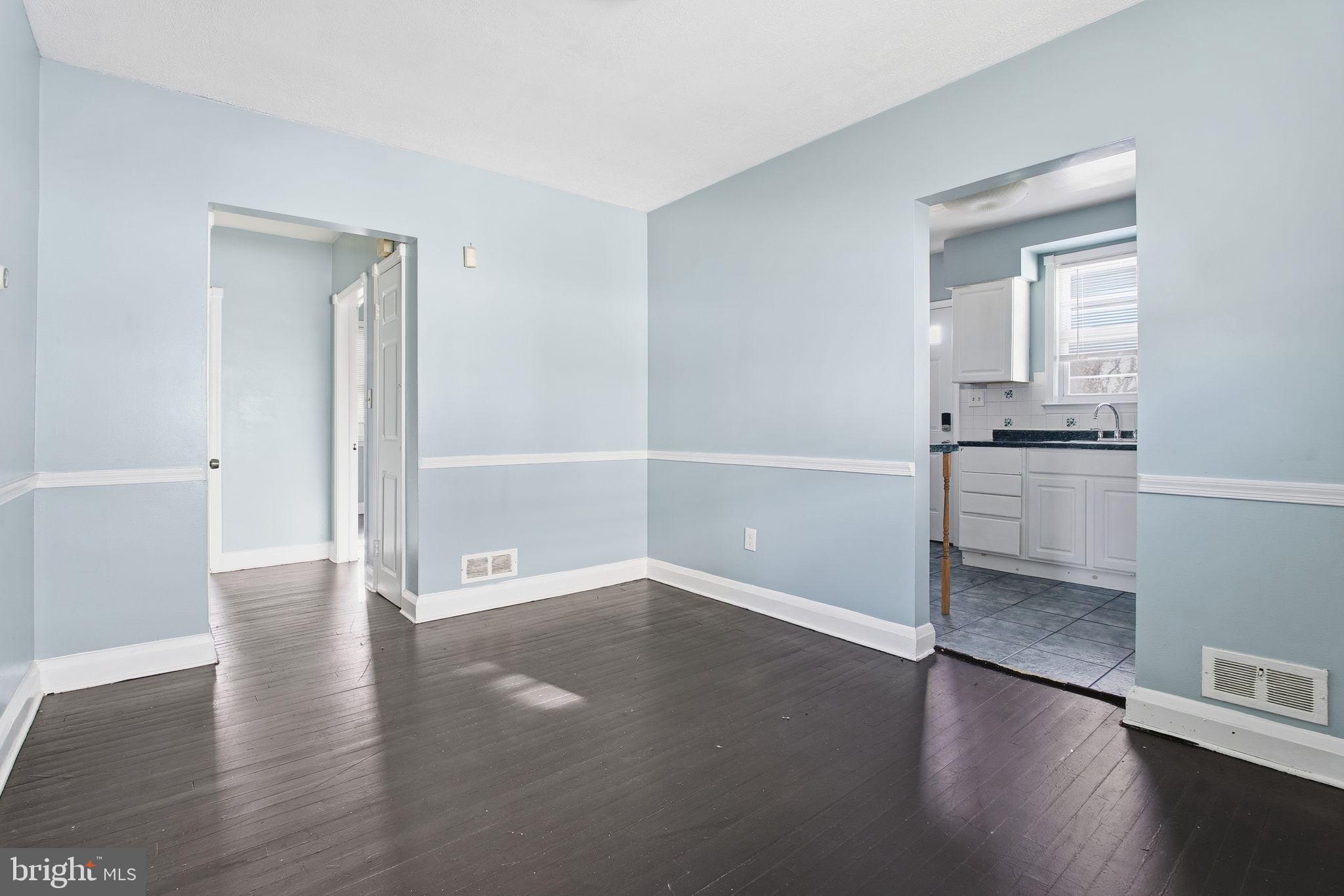 4504 Garrison Boulevard Baltimore, MD 21215 - Photo 4 of 23