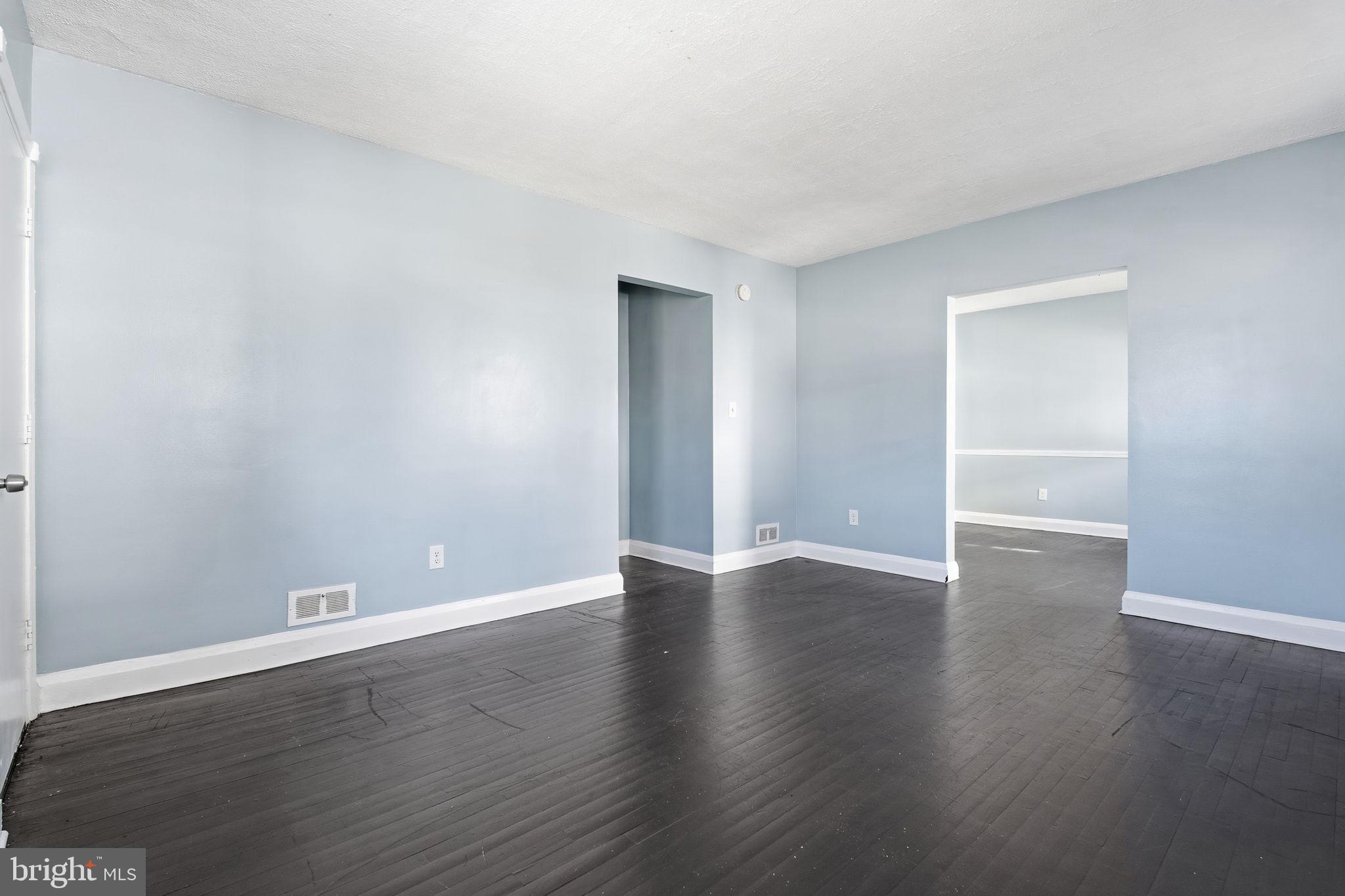 4504 Garrison Boulevard Baltimore, MD 21215 - Photo 5 of 23