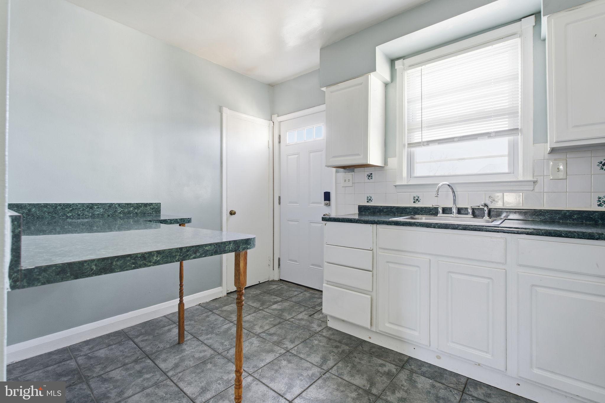 4504 Garrison Boulevard Baltimore, MD 21215 - Photo 7 of 23