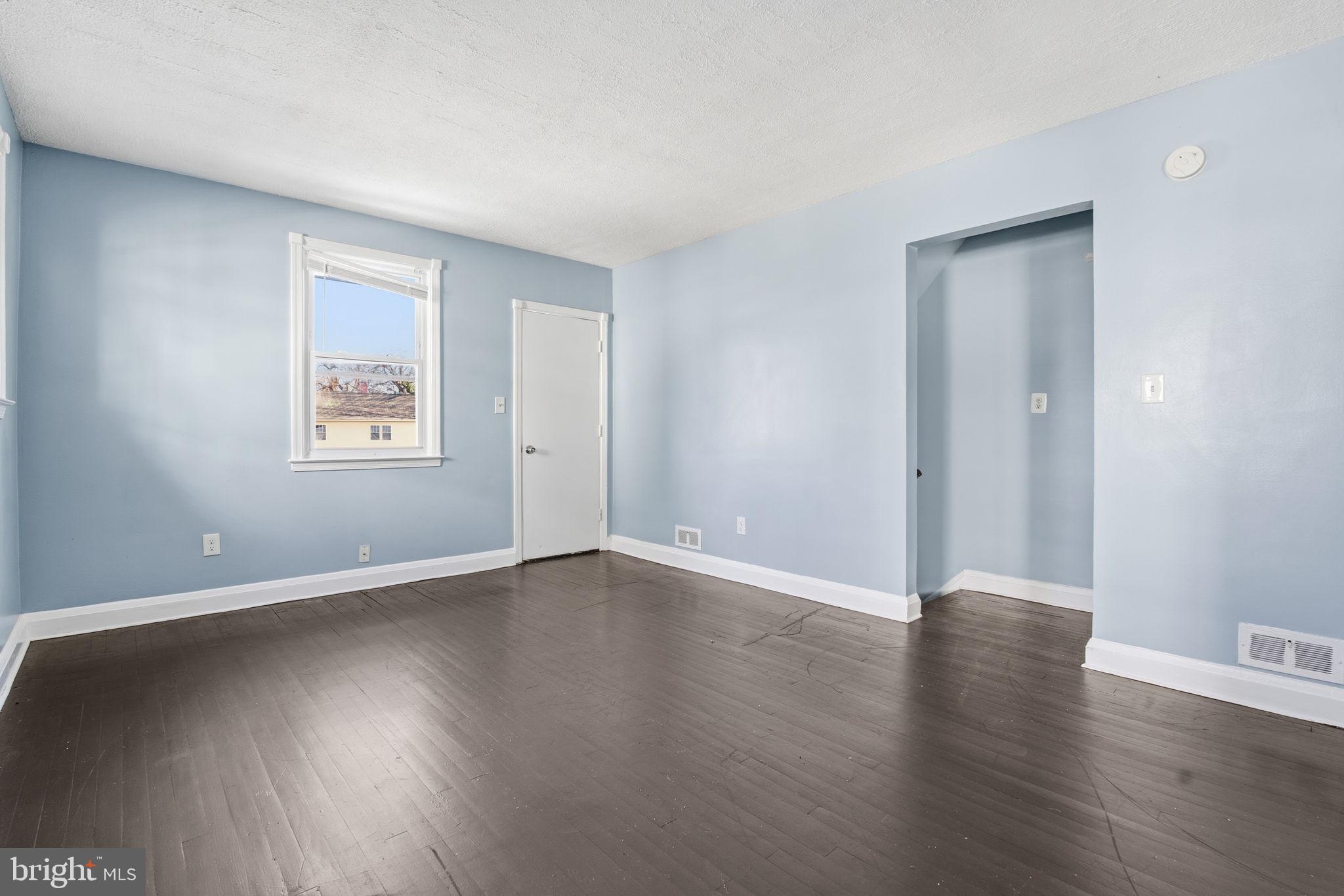 4504 Garrison Boulevard Baltimore, MD 21215 - Photo 9 of 23